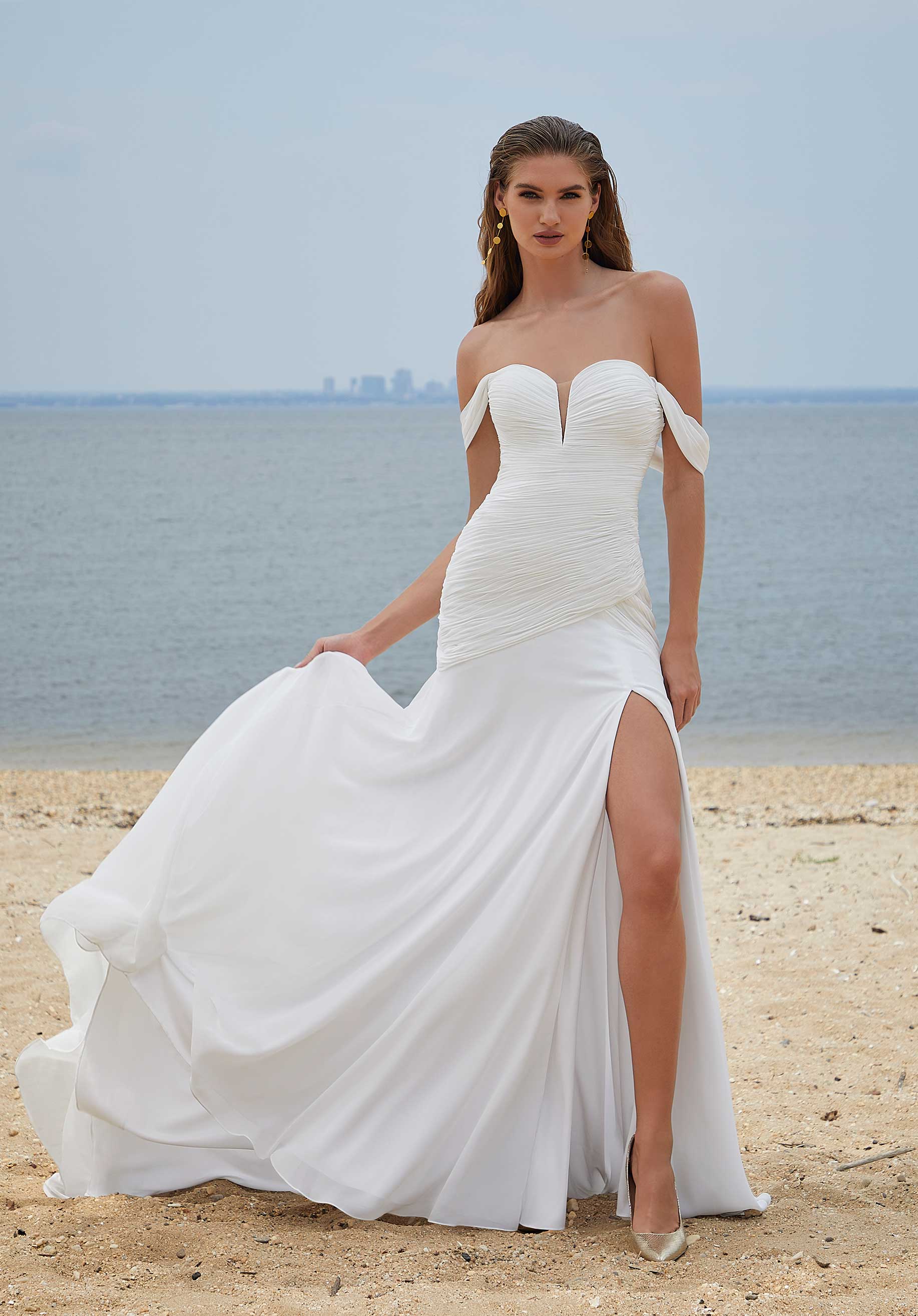 Best Wedding Dresses for Broad Shoulders  Bridal Gown Styles, Outfits for Wide  Shoulders