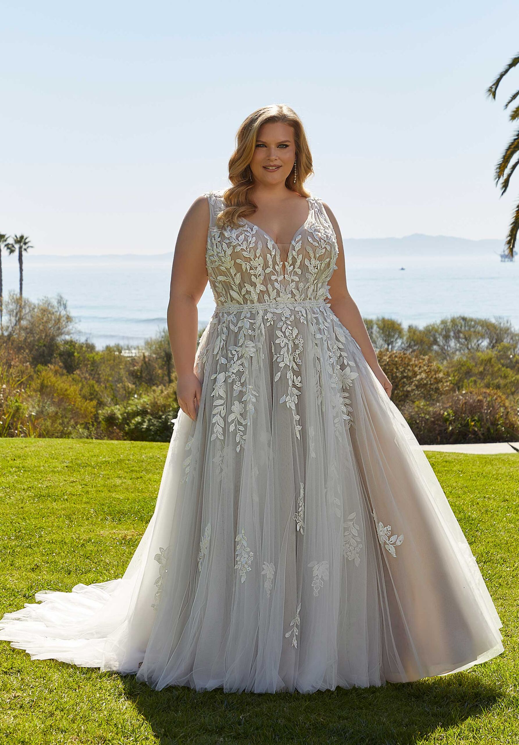 Unique Plus Size Wedding Dress Ideas For Curvy Brides